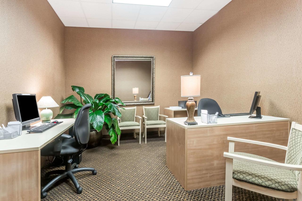 Hawthorn Suites By Wyndham West Palm Beach - thumb 17