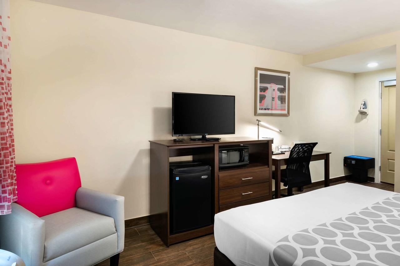 Rodeway Inn - thumb 19