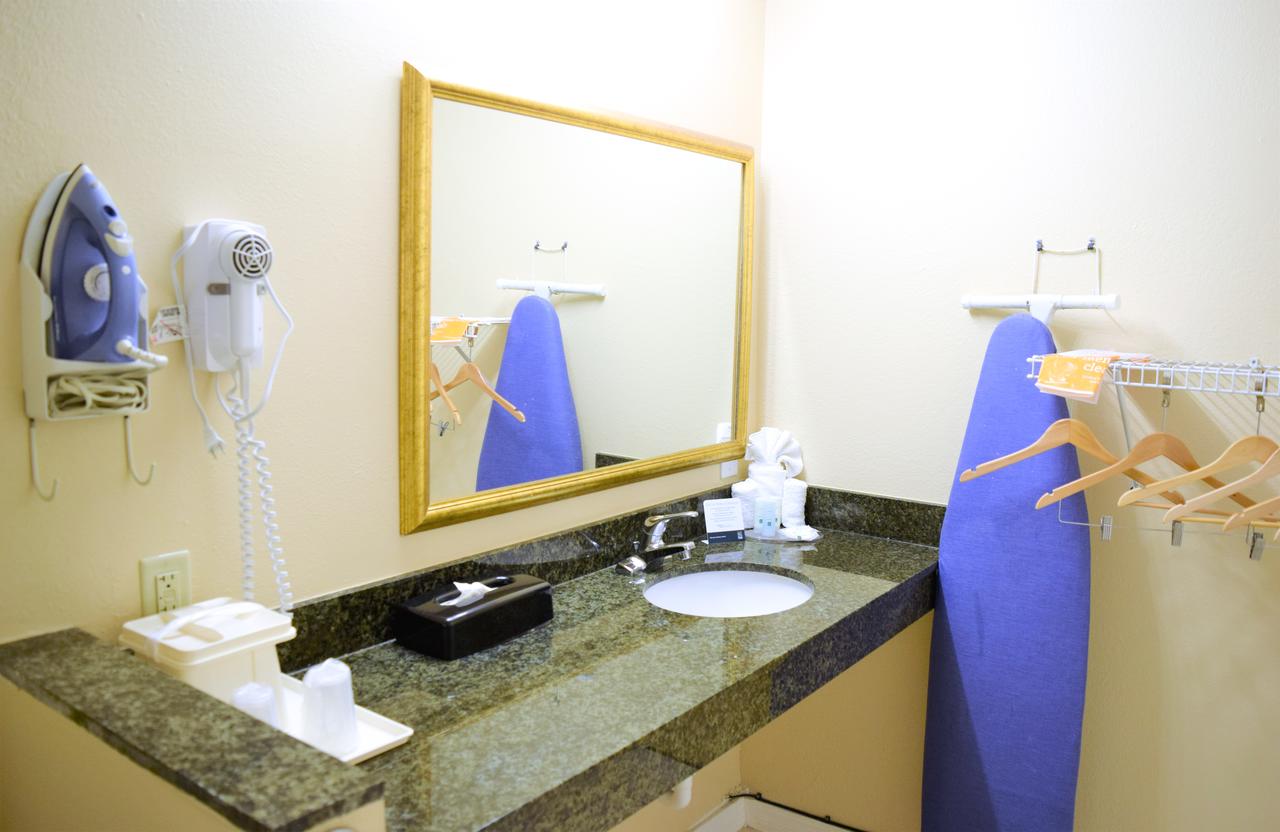 Quality Inn Kennedy Space Center - thumb 8