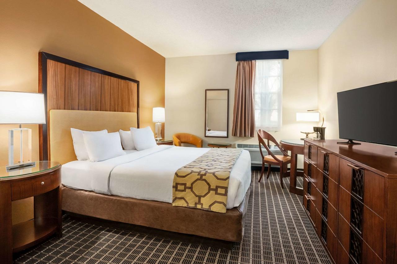 Baymont By Wyndham Florida City - thumb 0