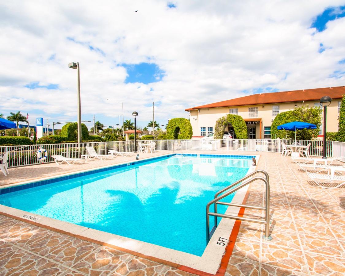 Baymont By Wyndham Florida City - thumb 23