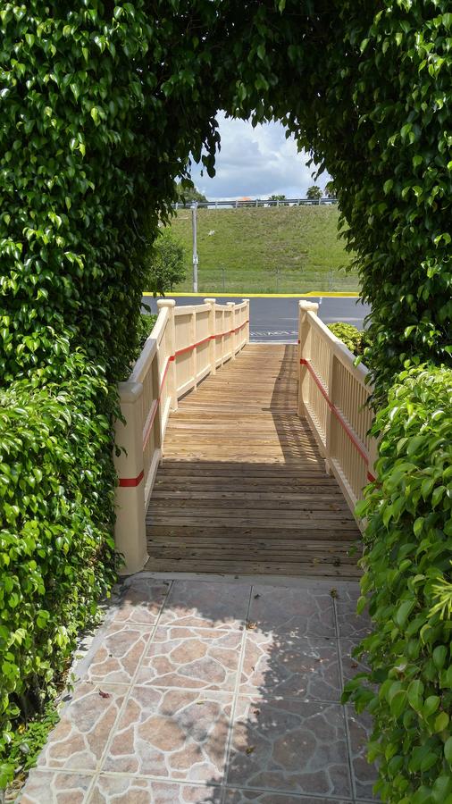 Baymont By Wyndham Florida City - thumb 26