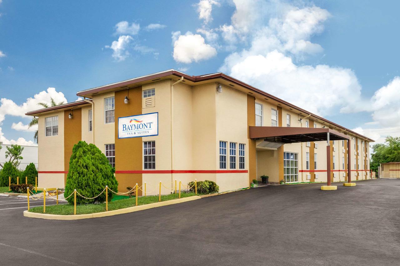 Baymont By Wyndham Florida City - thumb 1