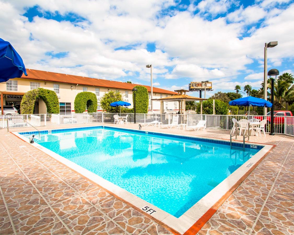 Baymont By Wyndham Florida City - thumb 21