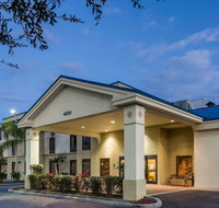 Days Inn  Suites by Wyndham Lakeland - Accommodation Rooms