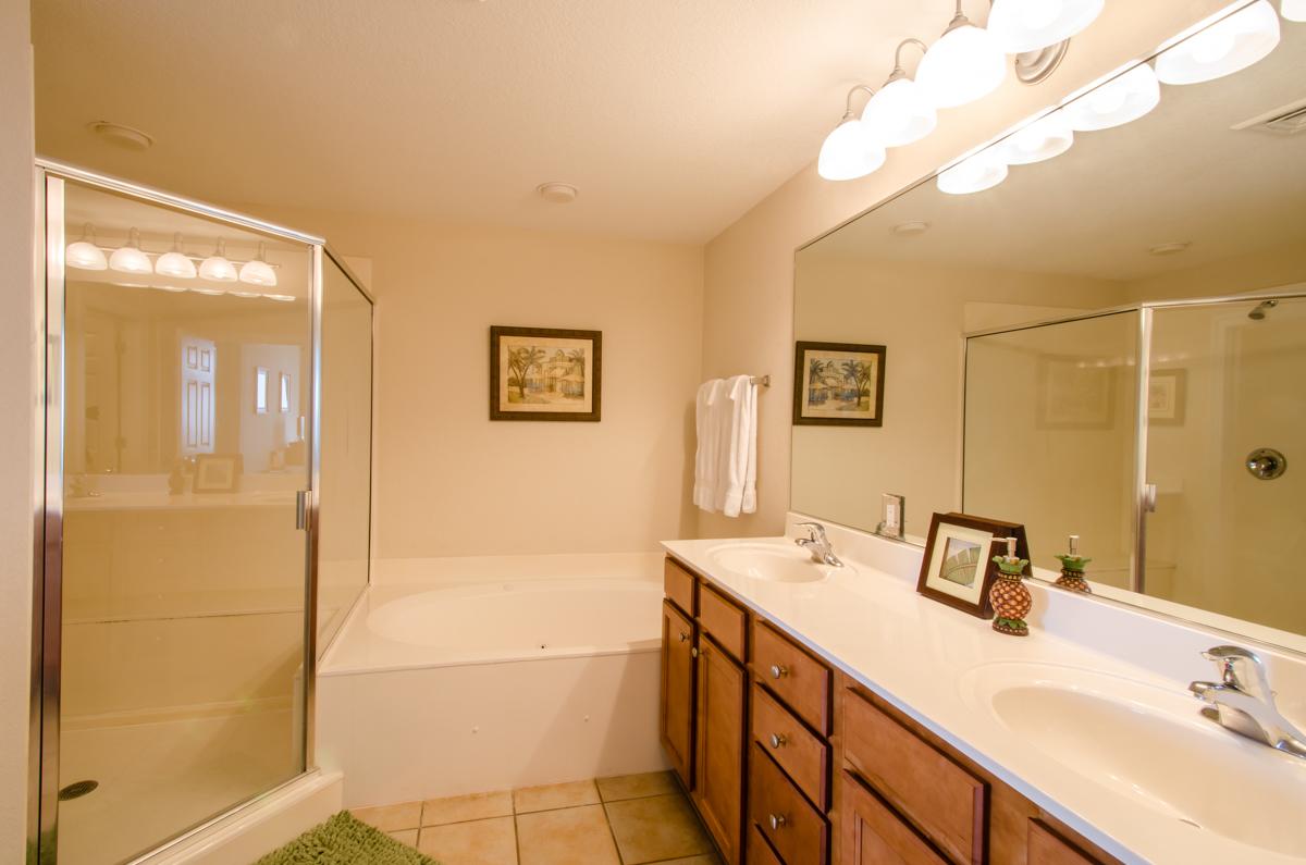 Emerald Dolphin Unit 1220 - thumb 9