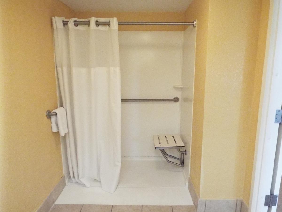 Ramada By Wyndham West Palm Beach Airport - thumb 21