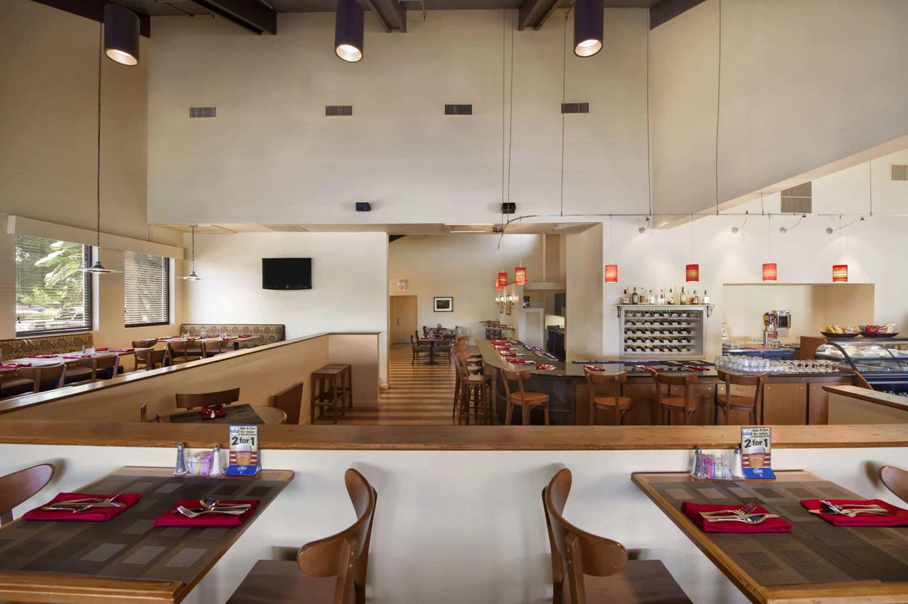 Ramada By Wyndham West Palm Beach Airport - thumb 32