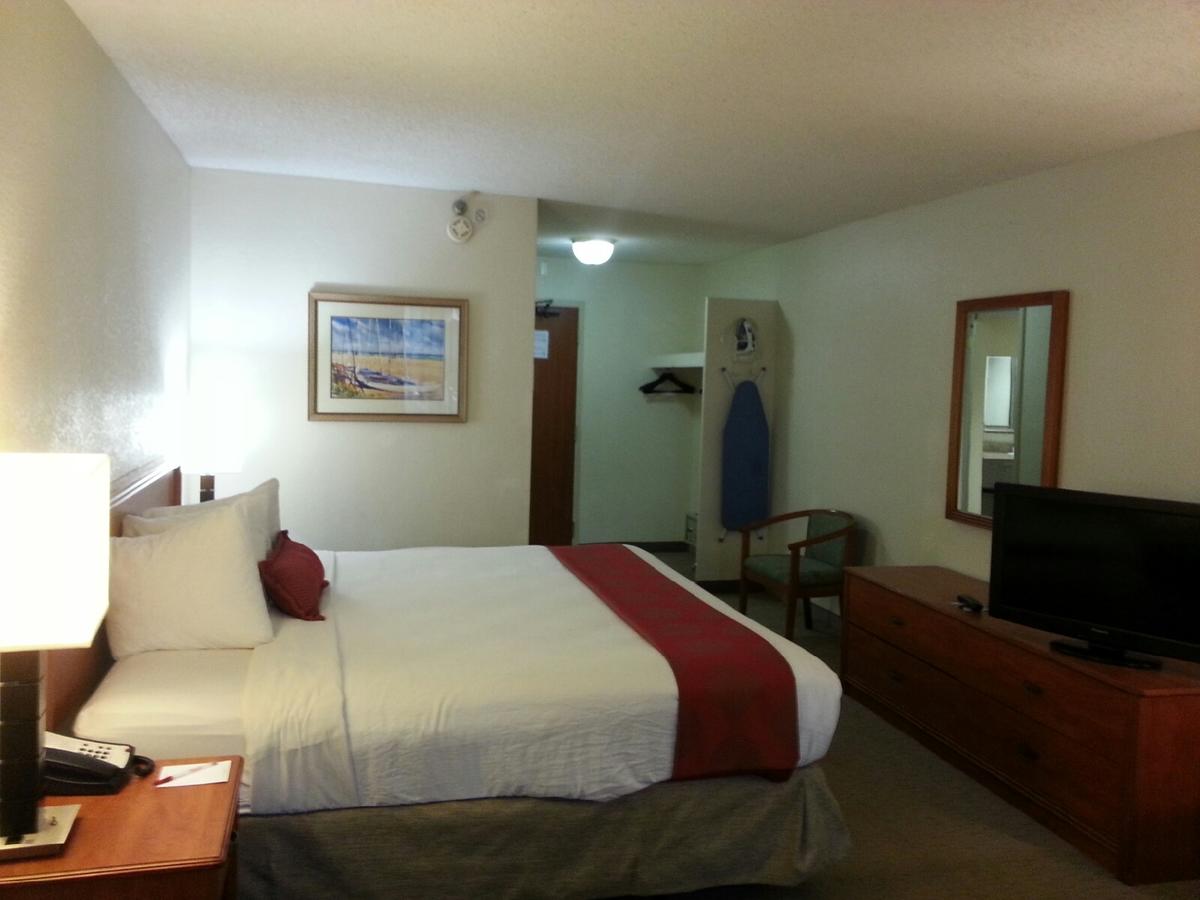 Ramada By Wyndham West Palm Beach Airport - thumb 19