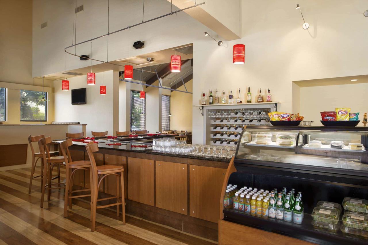 Ramada By Wyndham West Palm Beach Airport - thumb 29