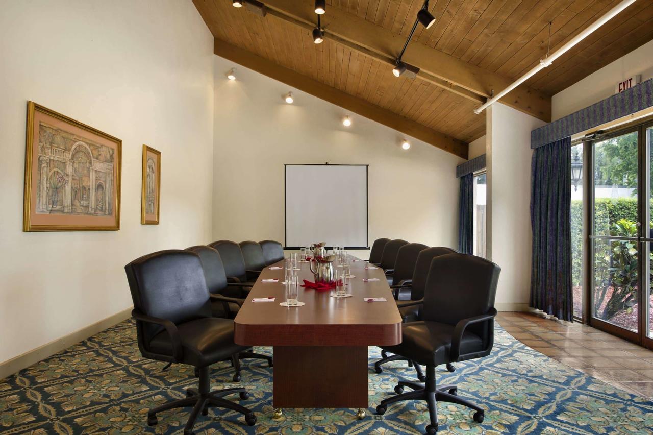 Ramada By Wyndham West Palm Beach Airport - thumb 33