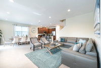 8 Bedroom Vacation Home with Pool 1851 Accommodation Rooms