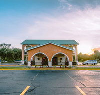 Shining Light Inn  Suites - Accommodation Rooms