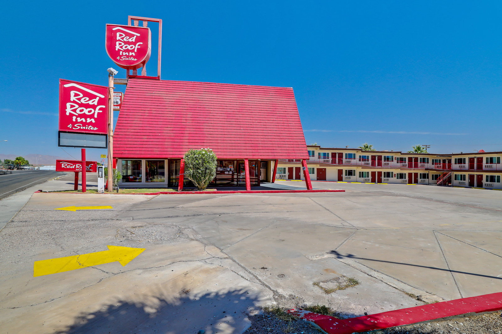 Red Roof Inn Needles - thumb 2