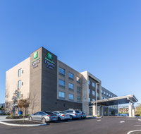 Holiday Inn Express  Stes Florence-Arpt - Accommodation Rooms