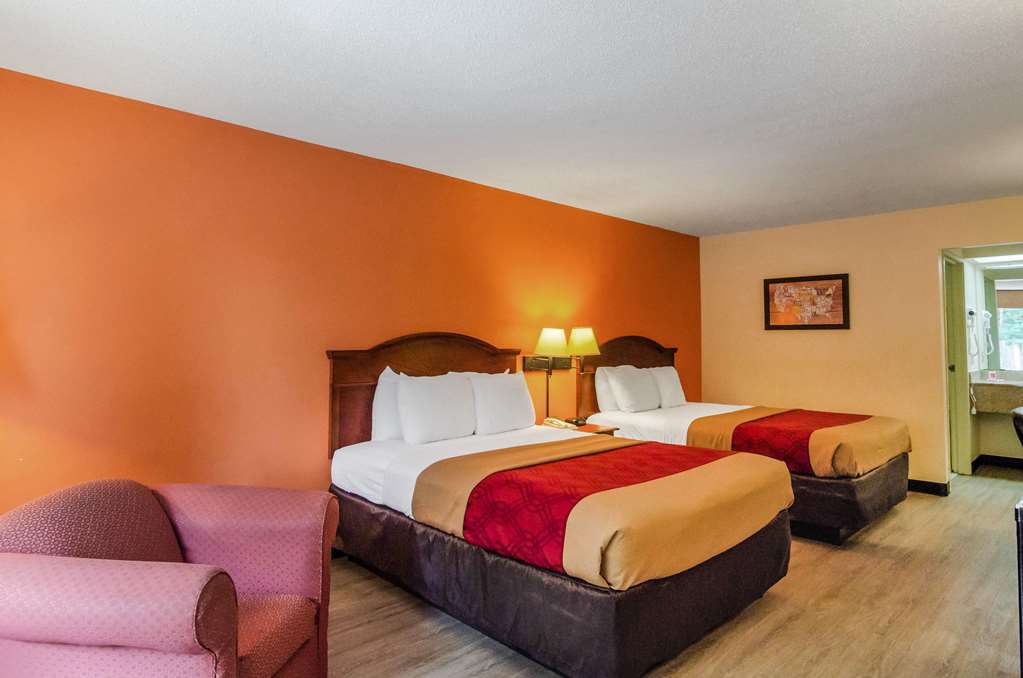 Econo Lodge Inn & Suites - thumb 9