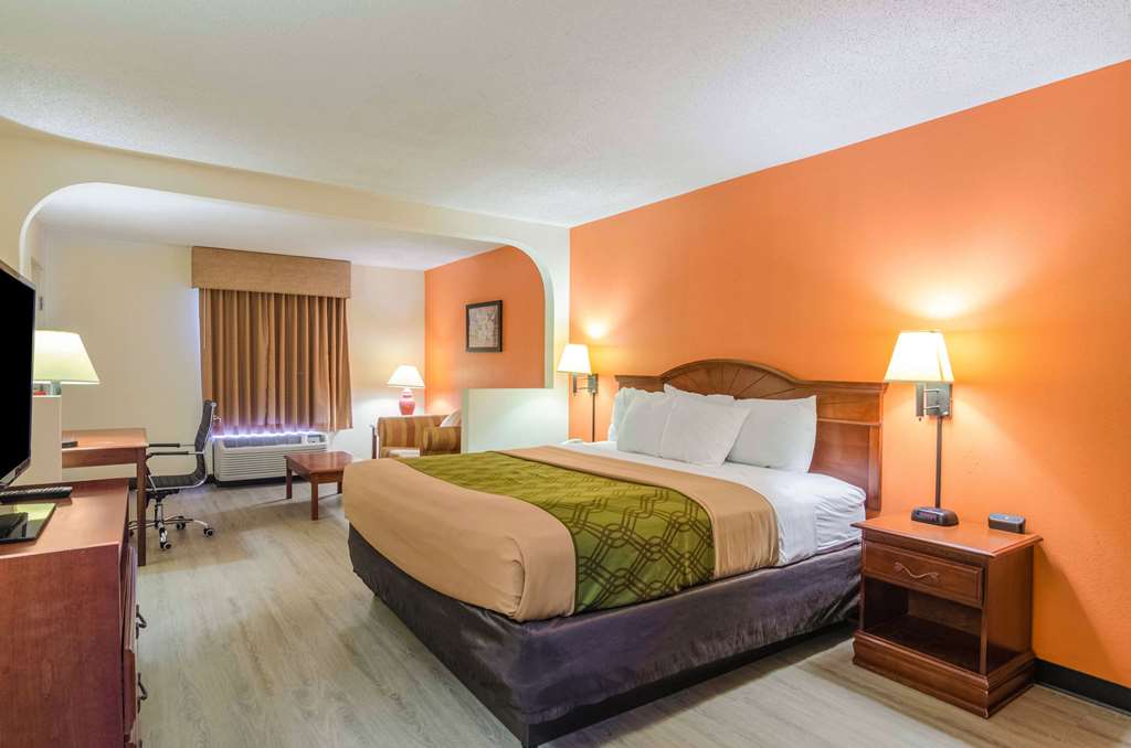 Econo Lodge Inn & Suites - thumb 13