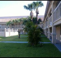 Plaza Inn and Suites - Accommodation Rooms