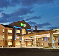Holiday Inn Express  Suites Nampa - Accommodation Rooms