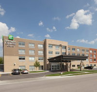 Holiday Inn Express  Suites Downtown - Accommodation Rooms