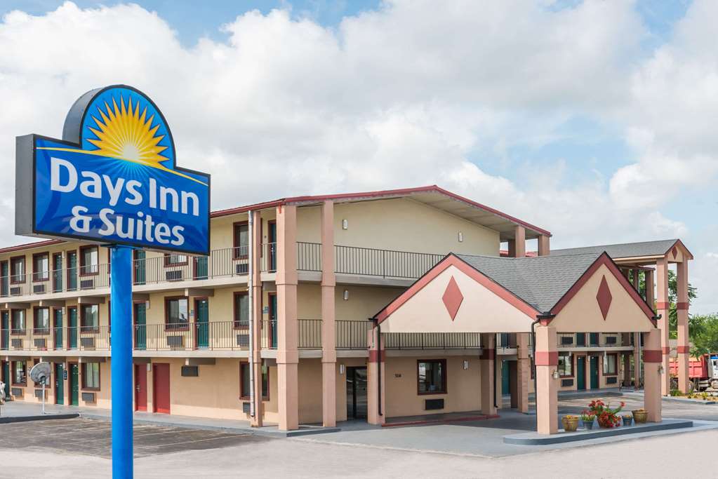 Days Inn & Suites Springfield On I-44 - thumb 0