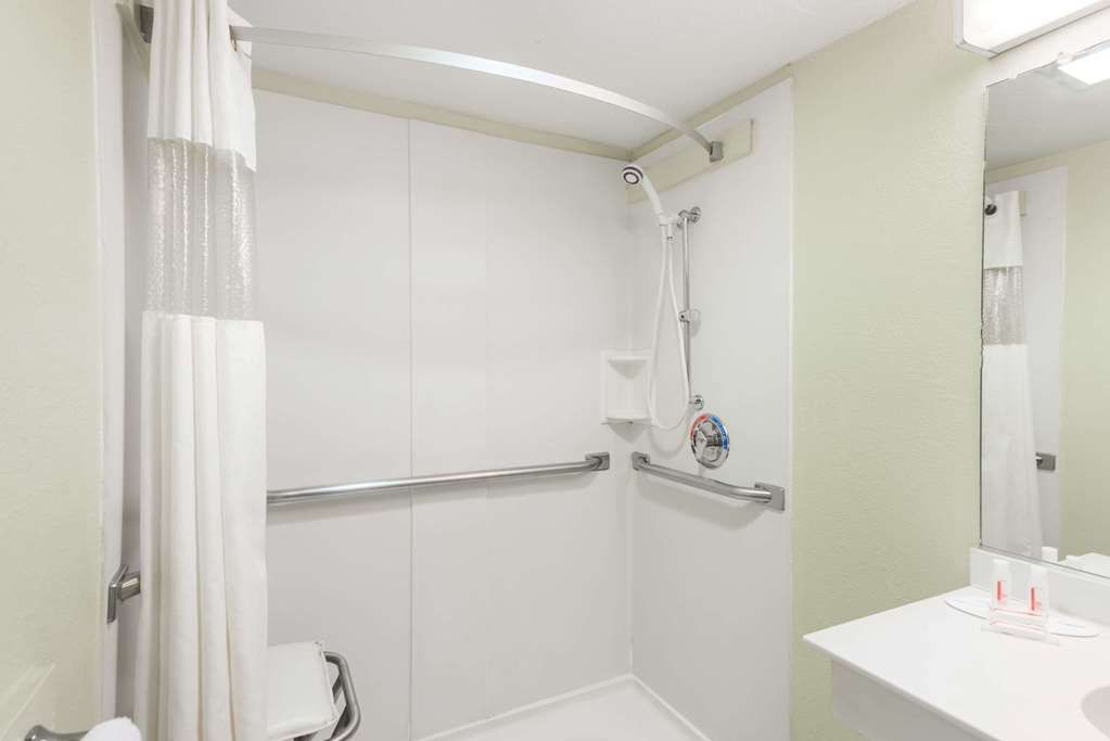 Days Inn & Suites Springfield On I-44 - thumb 4