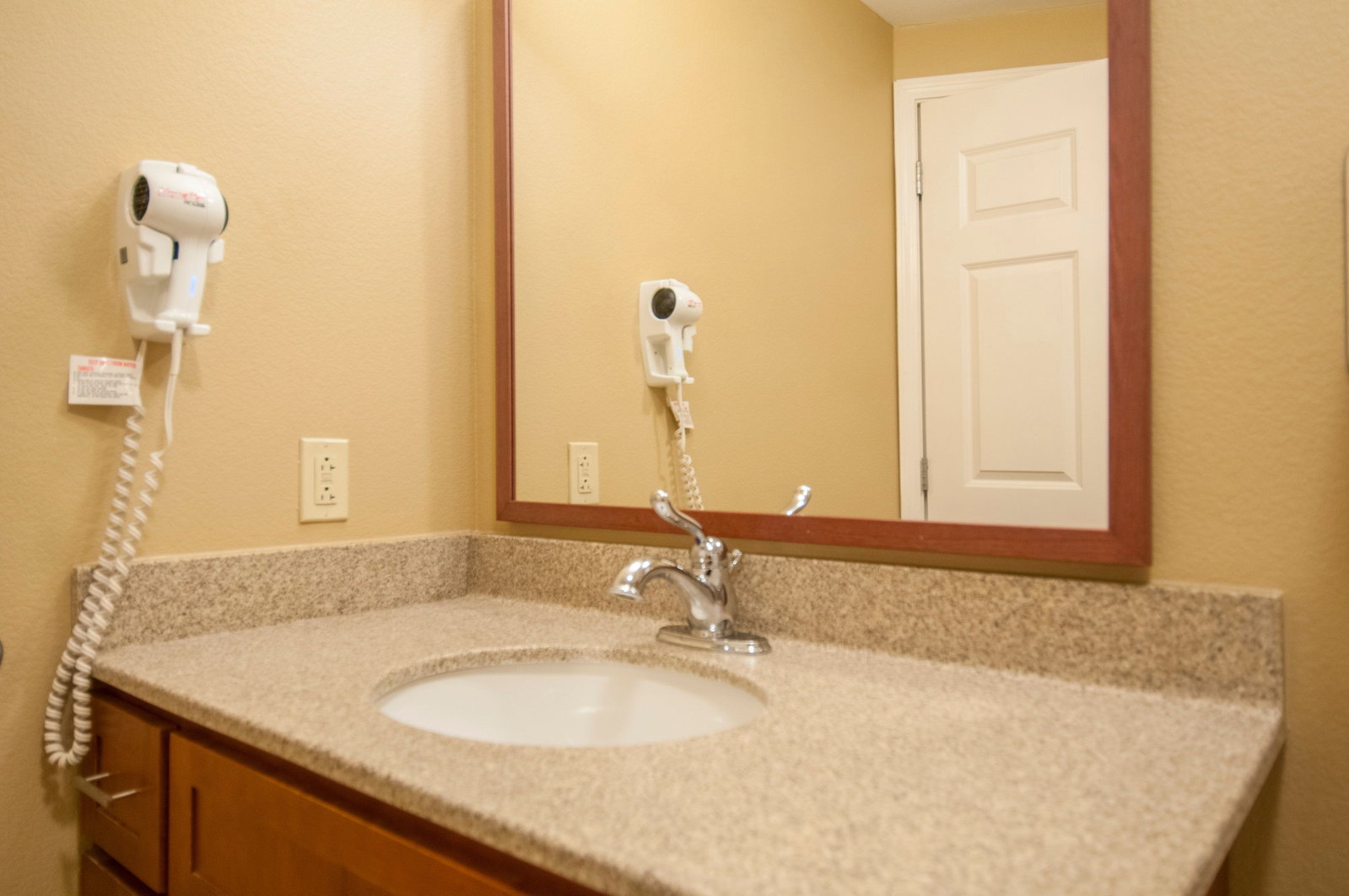 Candlewood Suites Flowood - thumb 6
