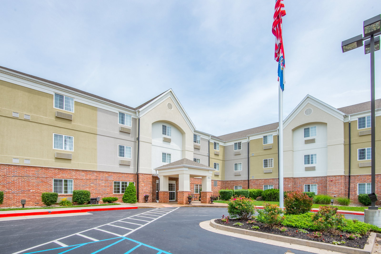 Candlewood Suites Jefferson City - thumb 2