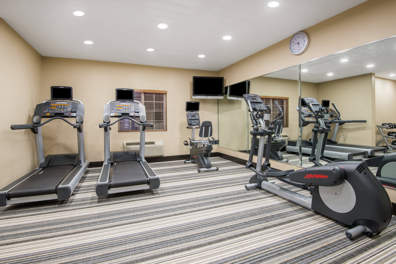 Candlewood Suites Jefferson City - thumb 13