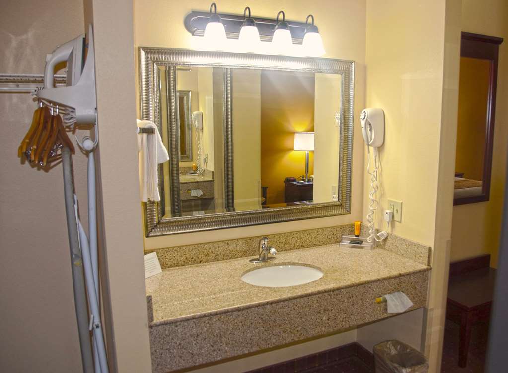 Americas Best Value Inn St. Robert - thumb 9