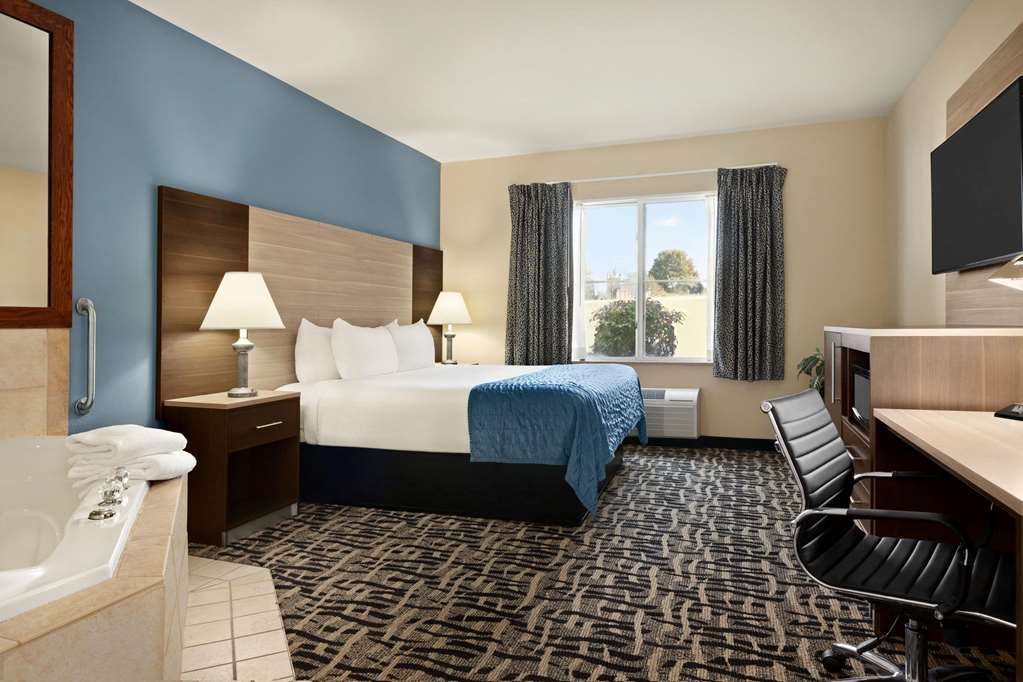 Baymont Inn & Suites Ft. Leonard - thumb 7