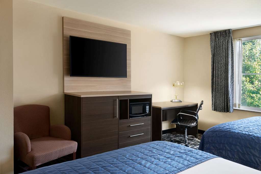 Baymont Inn & Suites Ft. Leonard - thumb 12