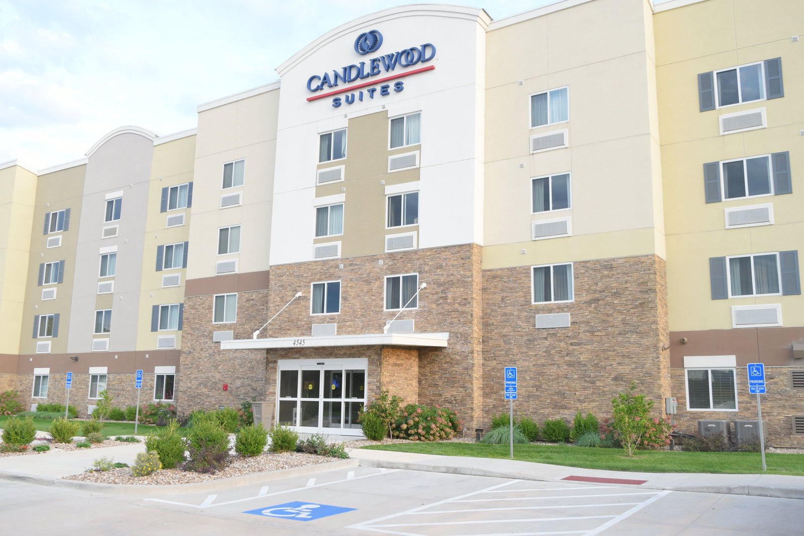 Candlewood Suites Kansas City - thumb 0