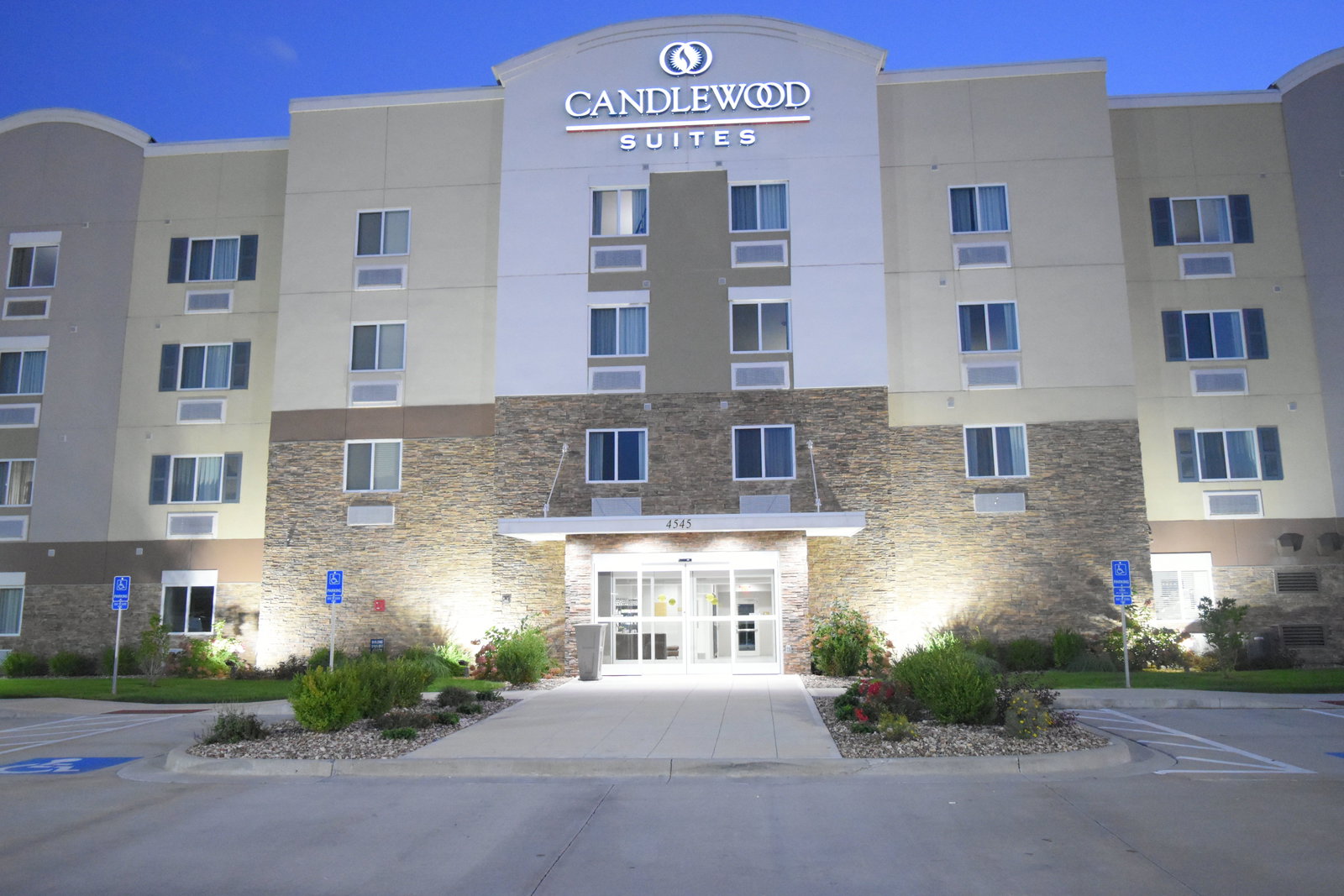 Candlewood Suites Kansas City - thumb 1