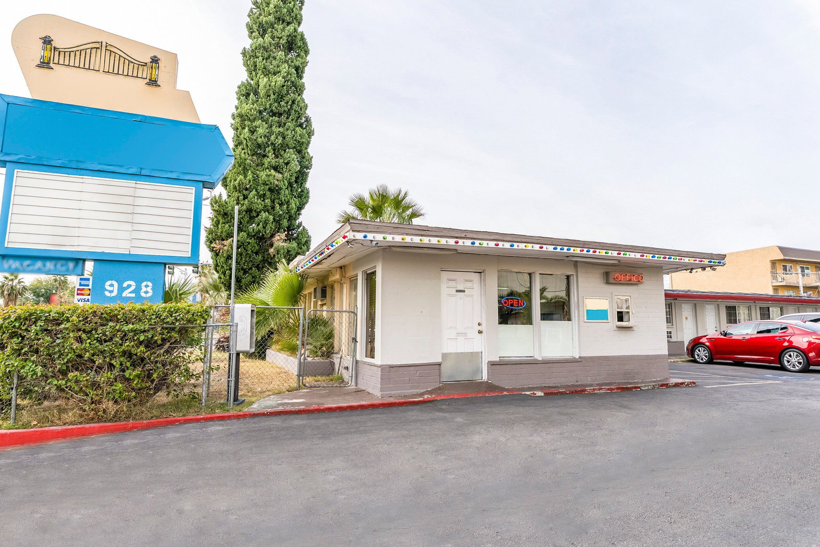 OYO Hotel Gateway Las Vegas - thumb 1