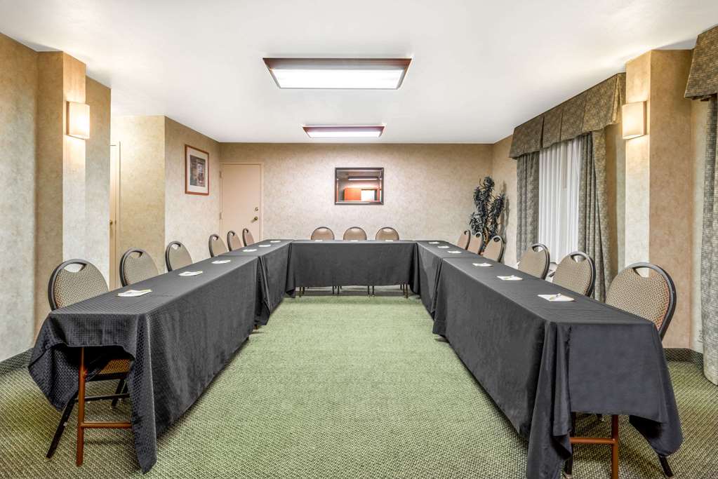 Days Inn & Suites Albuquerque North - thumb 9
