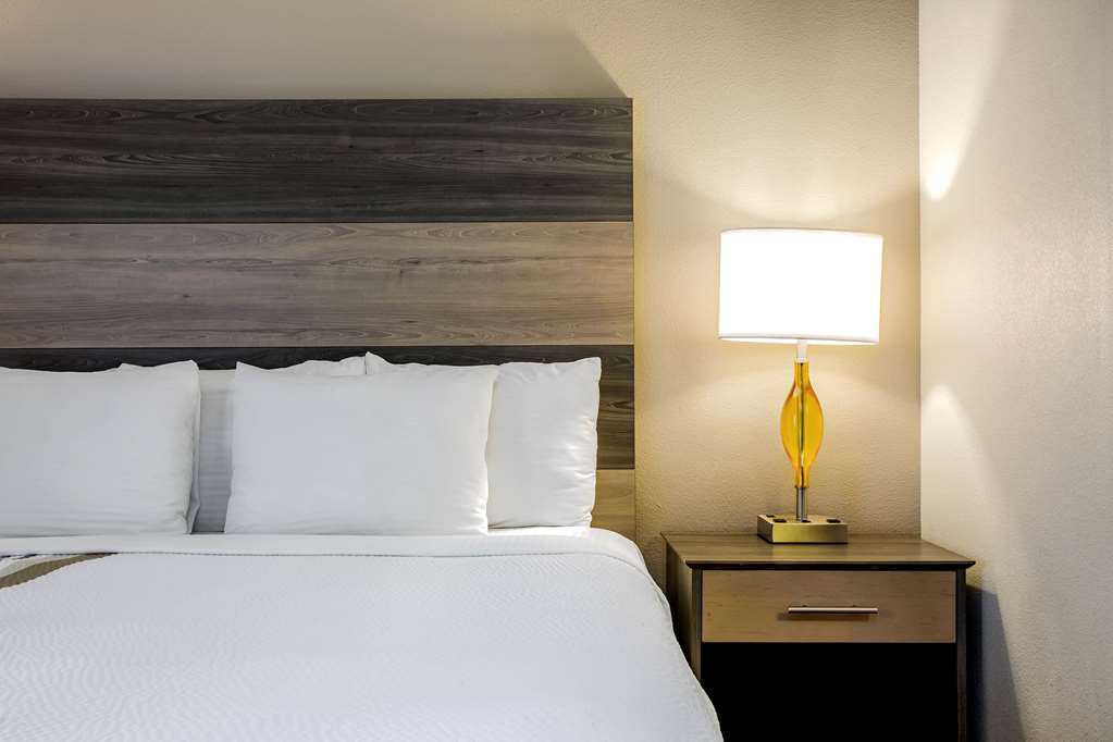 La Quinta Inn & Suites Andrews - thumb 5