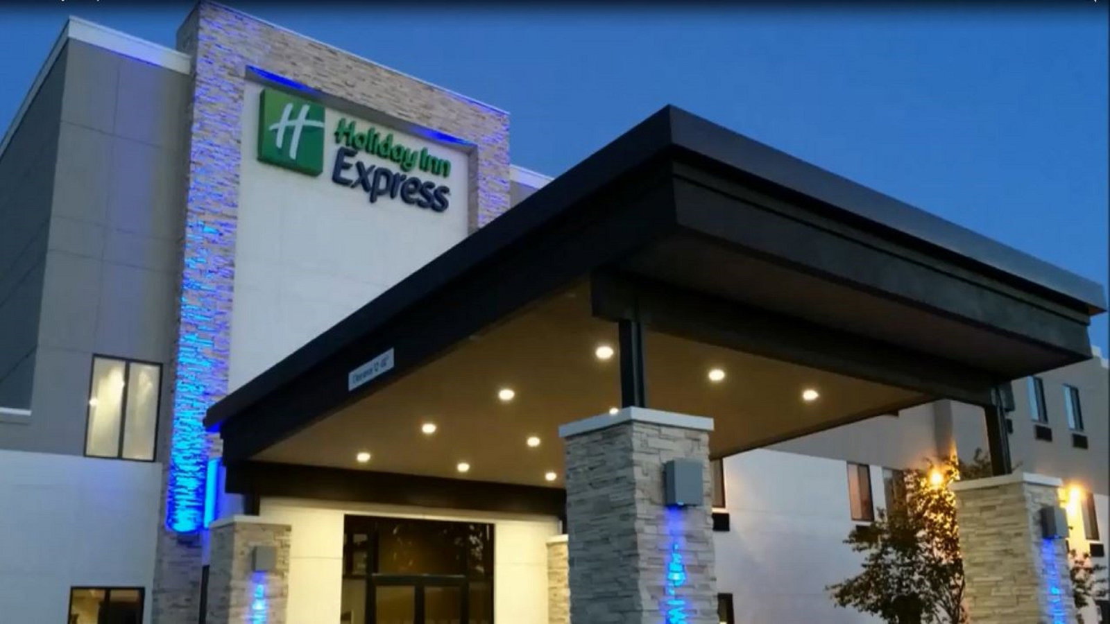 Holiday Inn Express & Suites Blackwell - thumb 0