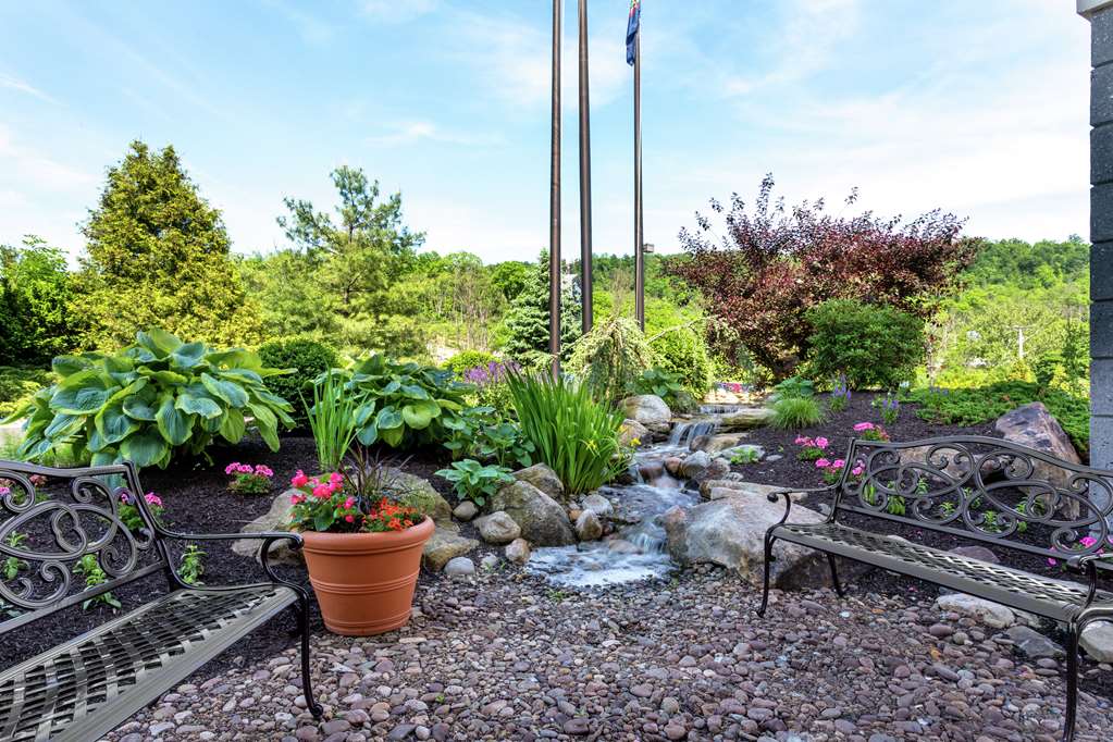 Hampton Inn Bedford - thumb 1