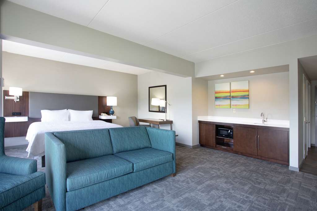 Hampton Inn Bedford - thumb 17