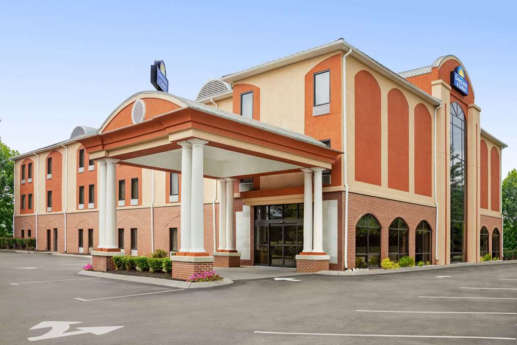 Days Inn & Suites Murfreesboro - thumb 0