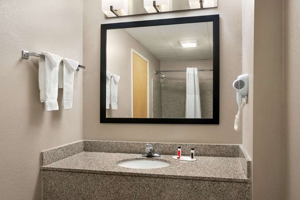Days Inn & Suites Murfreesboro - thumb 9