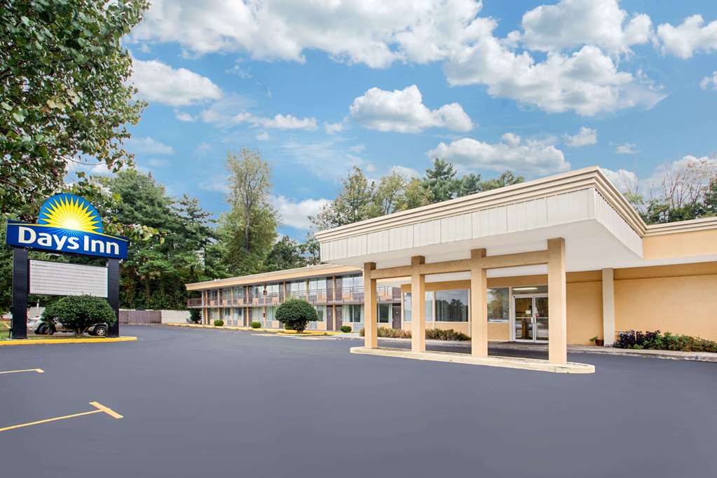 Days Inn Bristol Parkway - thumb 0