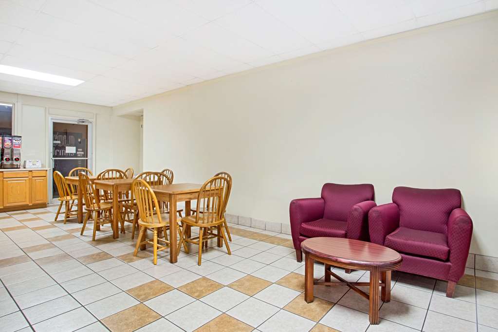 Days Inn Bristol Parkway - thumb 1