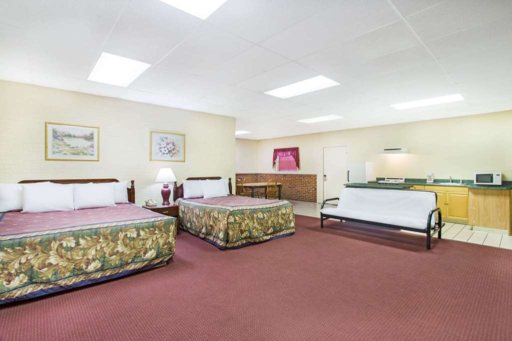 Days Inn Bristol Parkway - thumb 6