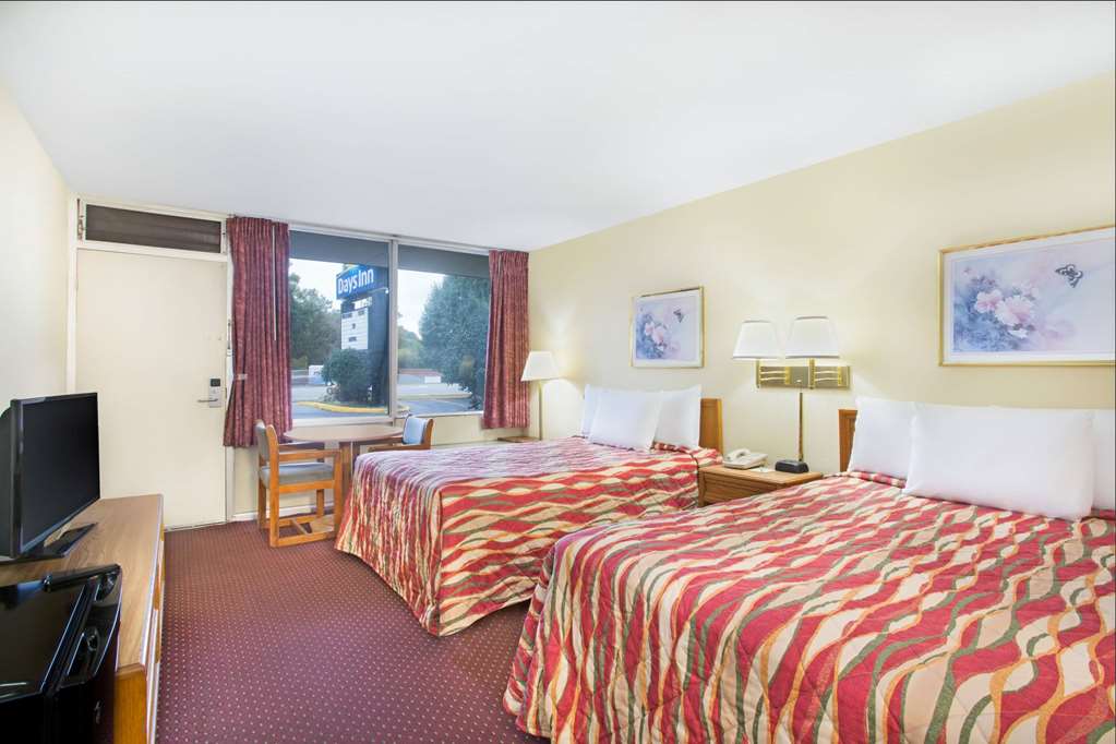 Days Inn Bristol Parkway - thumb 9
