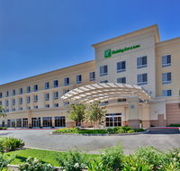 Holiday Inn and Suites Bakersfield North - Accommodation Rooms