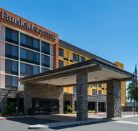 Fairfield Inn  Suites Central - Accommodation Rooms