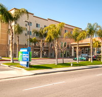 Holiday Inn Express Suites Bakersfield - Accommodation Rooms