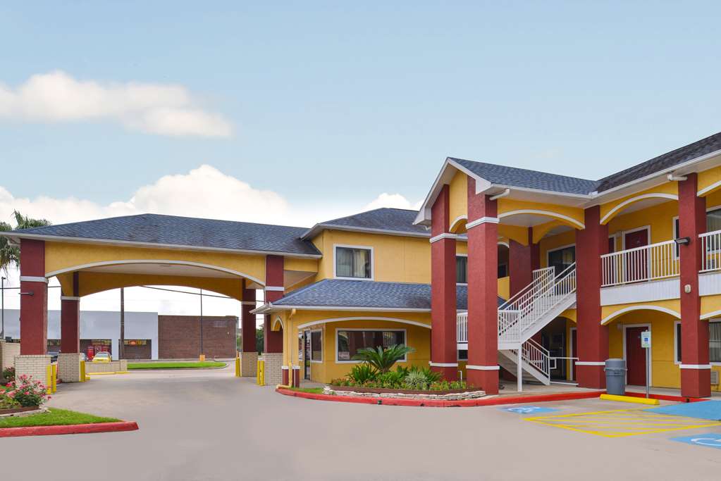 Americas Best Value Inn Baytown - thumb 2